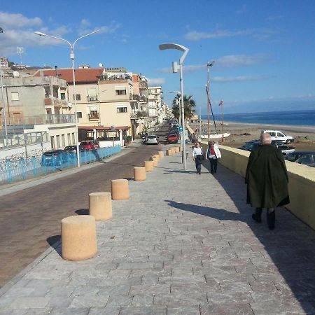 Appartamento Di Pregio In Piazza Durante Letojanni Taormina Εξωτερικό φωτογραφία