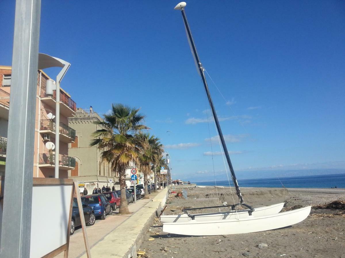 Appartamento Di Pregio In Piazza Durante Letojanni Taormina Εξωτερικό φωτογραφία